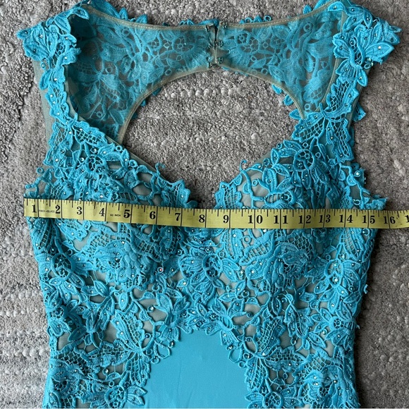 Tony Bowls Paris Formal Dress - Turquoise - Size 4 - Picture 15 of 15